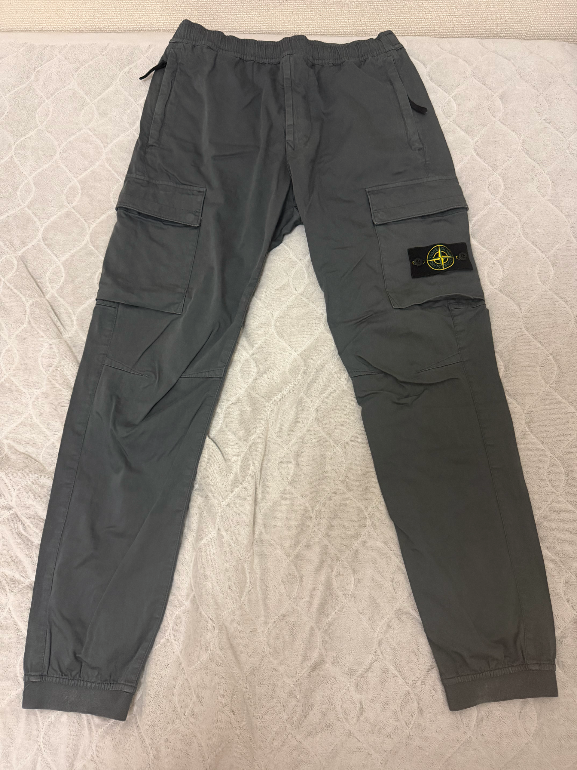 Stone Island Compass Patch Logo Cargo Trousers "Grey"