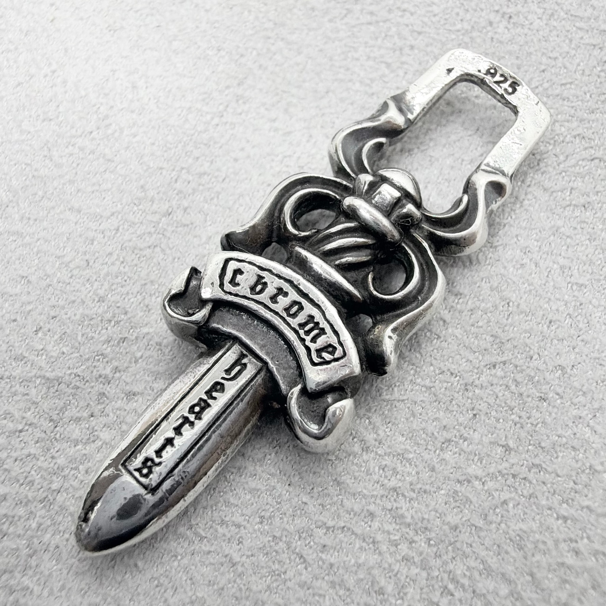 Chrome Hearts #5 Dagger Charm Zip 1 "Silver"