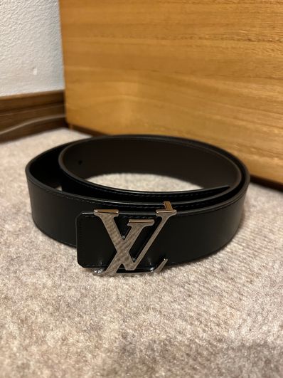 ルイヴィトン ベルトサンチュー・LV イニシャル 40MM リバーシブル