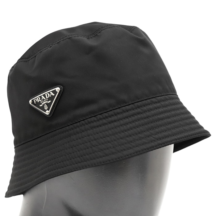 【極美品】PRADA プラダ バケットハット サイズ M メンズ レディース ユニセックス 2024年モデル RE-NYLON シグネチャー ロゴ メタルトライアングルプレート 無地 帽子 小物 ブラック 黒 イタリア製