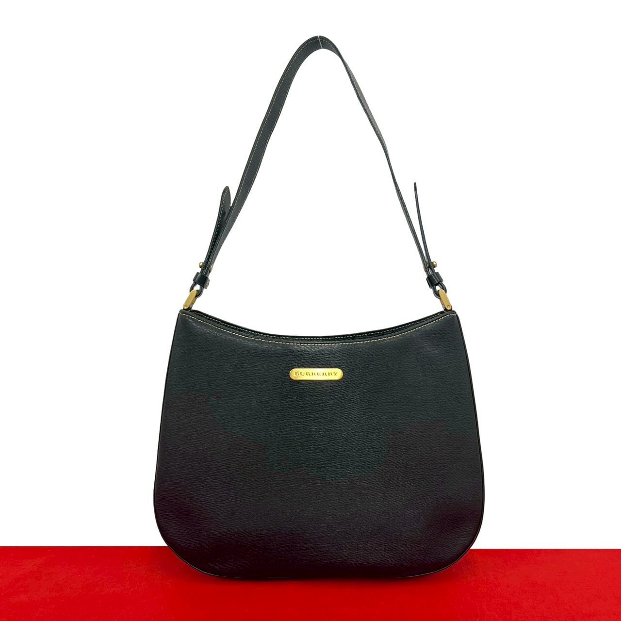 BURBERRY バーバリー ノバチェック 柄 ロゴ 金具 レザー ショルダーバッグ ブラック
 33436