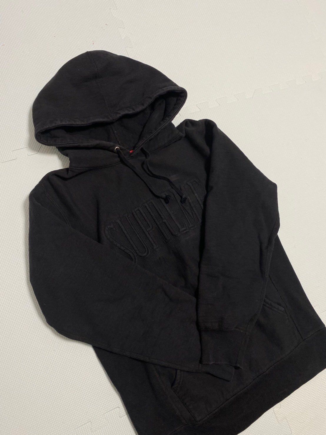 supreme cmbroidered outline パーカー