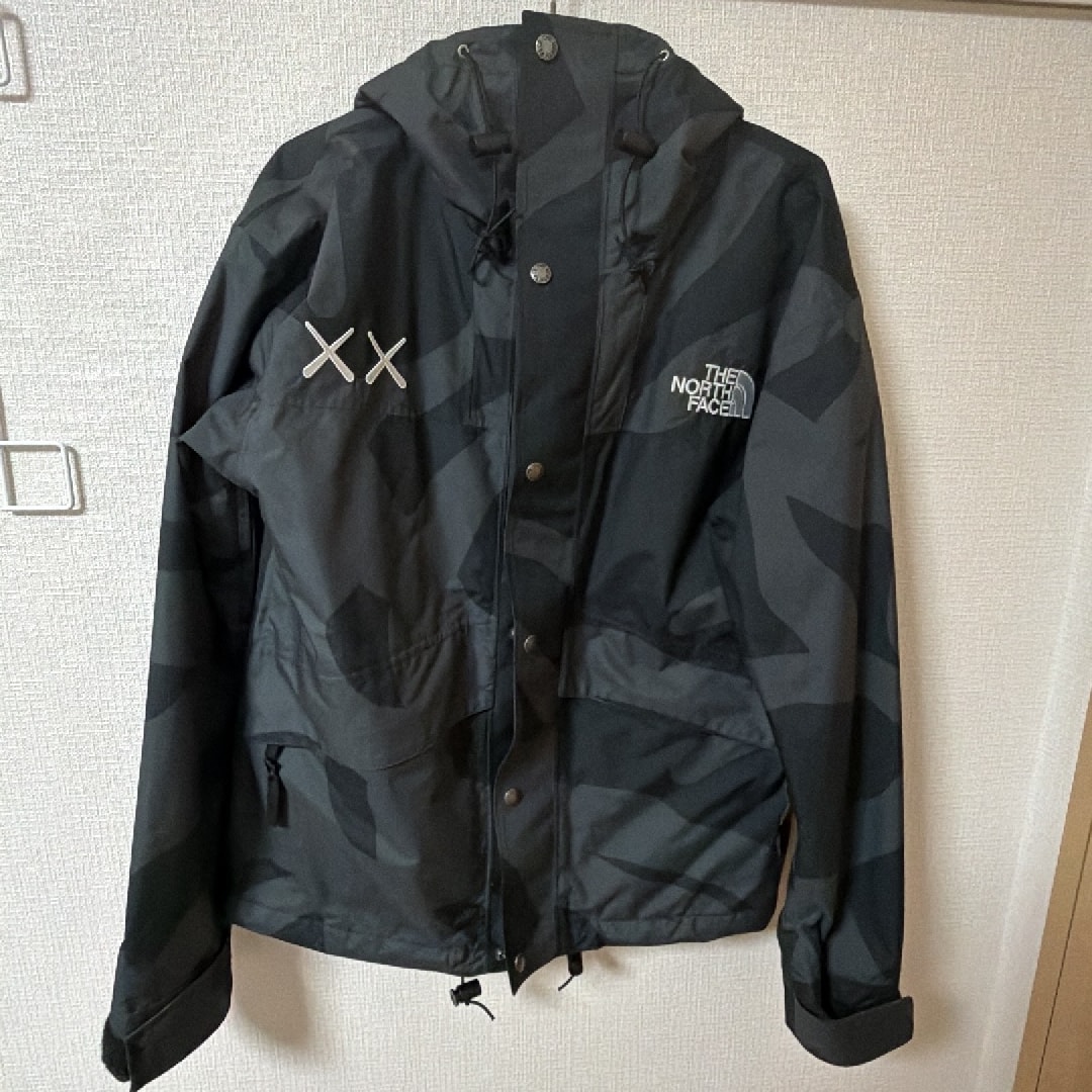 The North Face Kaws Retro 1986 Mountain Jacket "Black"