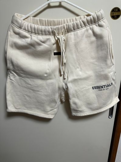FEAR OF GOD ESSENTIALS Sweatshort "Butter cream"