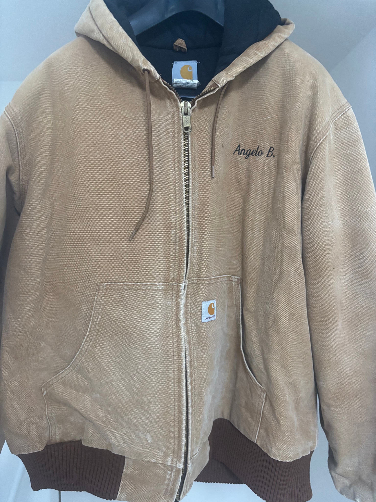 Carhartt アクティブジャケット XL  - モデル: J140 BRN