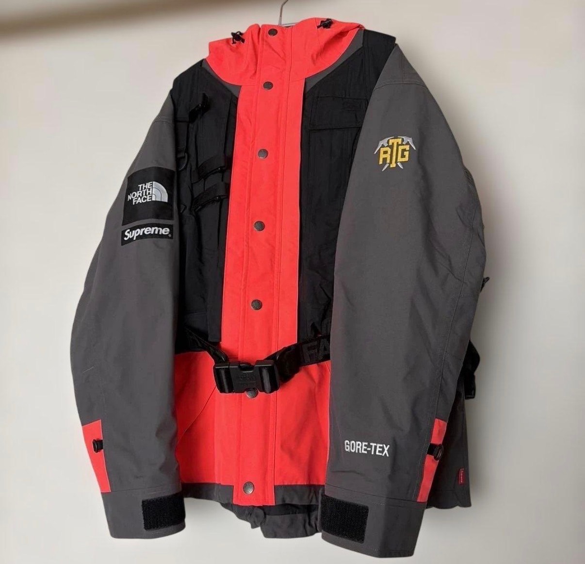 Supreme x The North Face RTG Jacket + Vest "Red"