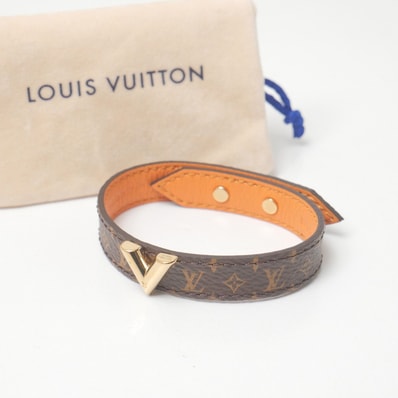 ■美品■LOUIS VUITTON ルイ・ヴィトン エセンシャルV ブレスレット サイズ17 モノグラム Vシグネチャー カーフレザー ブランド古着【中古】20260209/RA7621