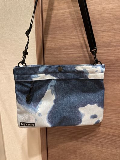 Supreme x The North Face Bleached Denim Print Shoulder Bag "Indigo"