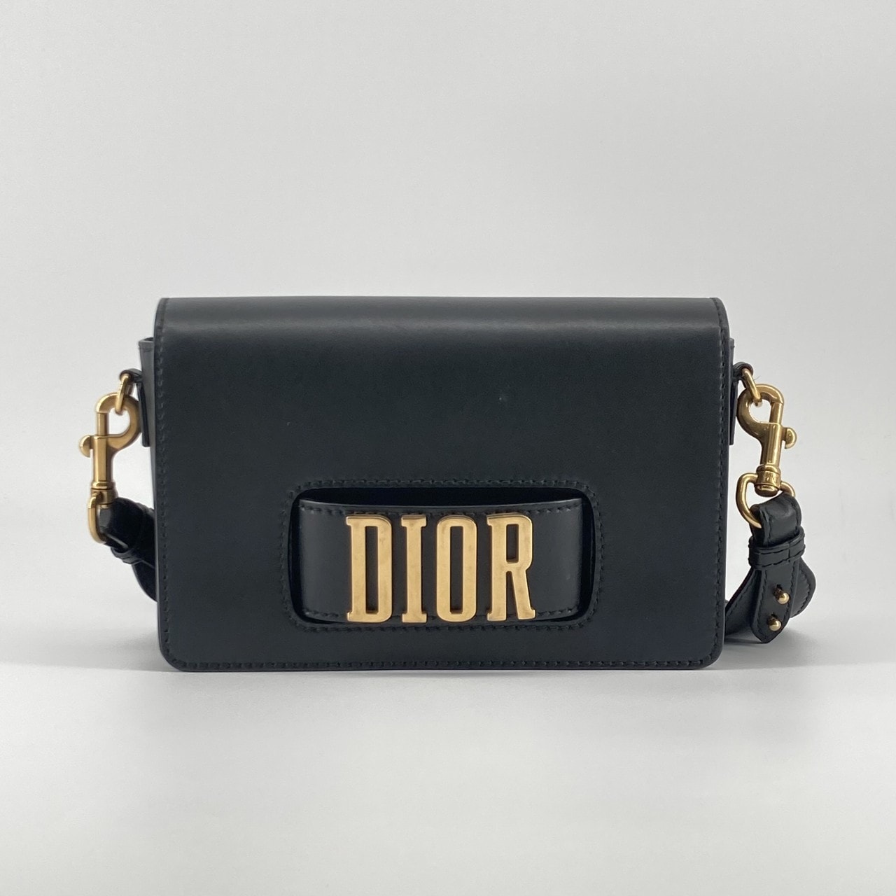 Christian Dior(クリスチャンディオール) エボリューション フラップ レザー M8000 ショルダーバッグ ブラック×ゴールド
