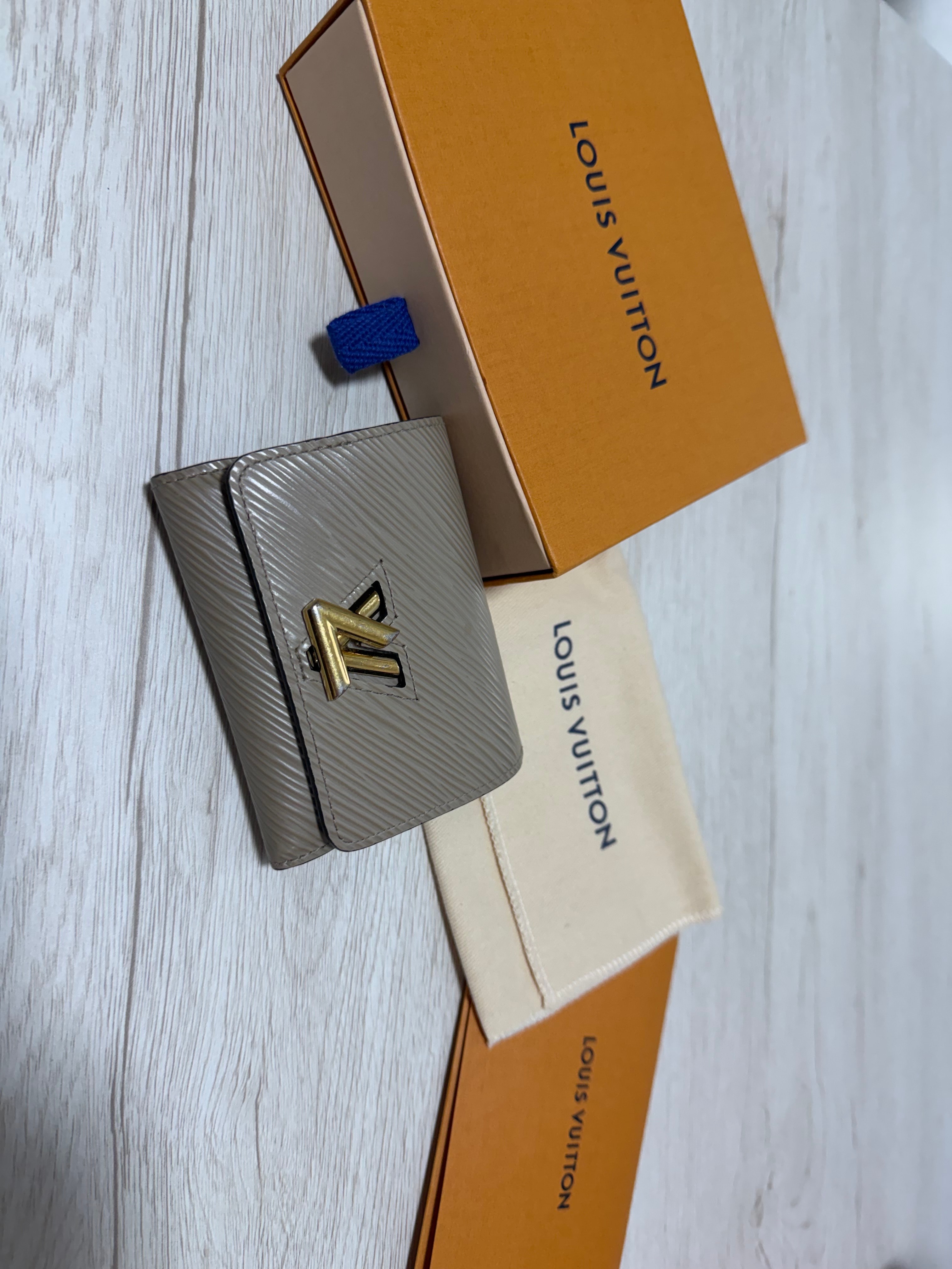 ルイヴィトン ポルトフォイユ 三つ折り