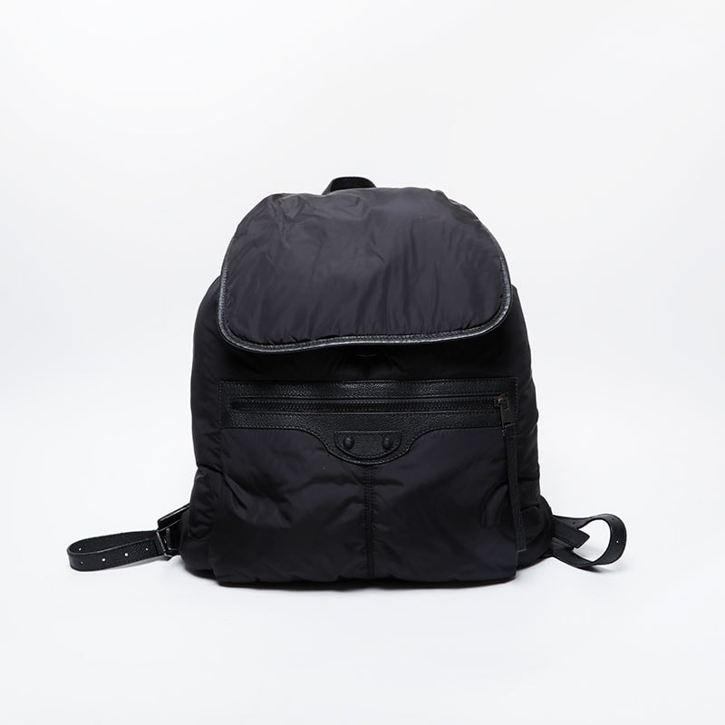 バレンシアガ BALENCIAGA ナイロン トラベラー 中綿 パデット リュック・デイパック【中古】