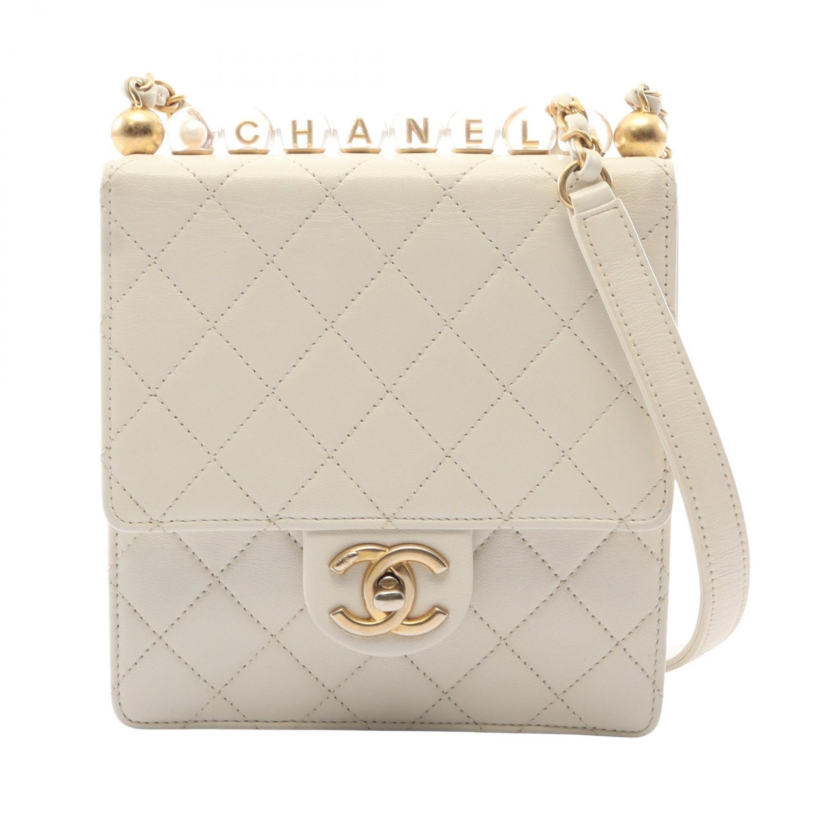 シャネル CHANEL マトラッセ ショルダーバッグ バッグ レザー レディース ホワイト系 AS0584 【中古】