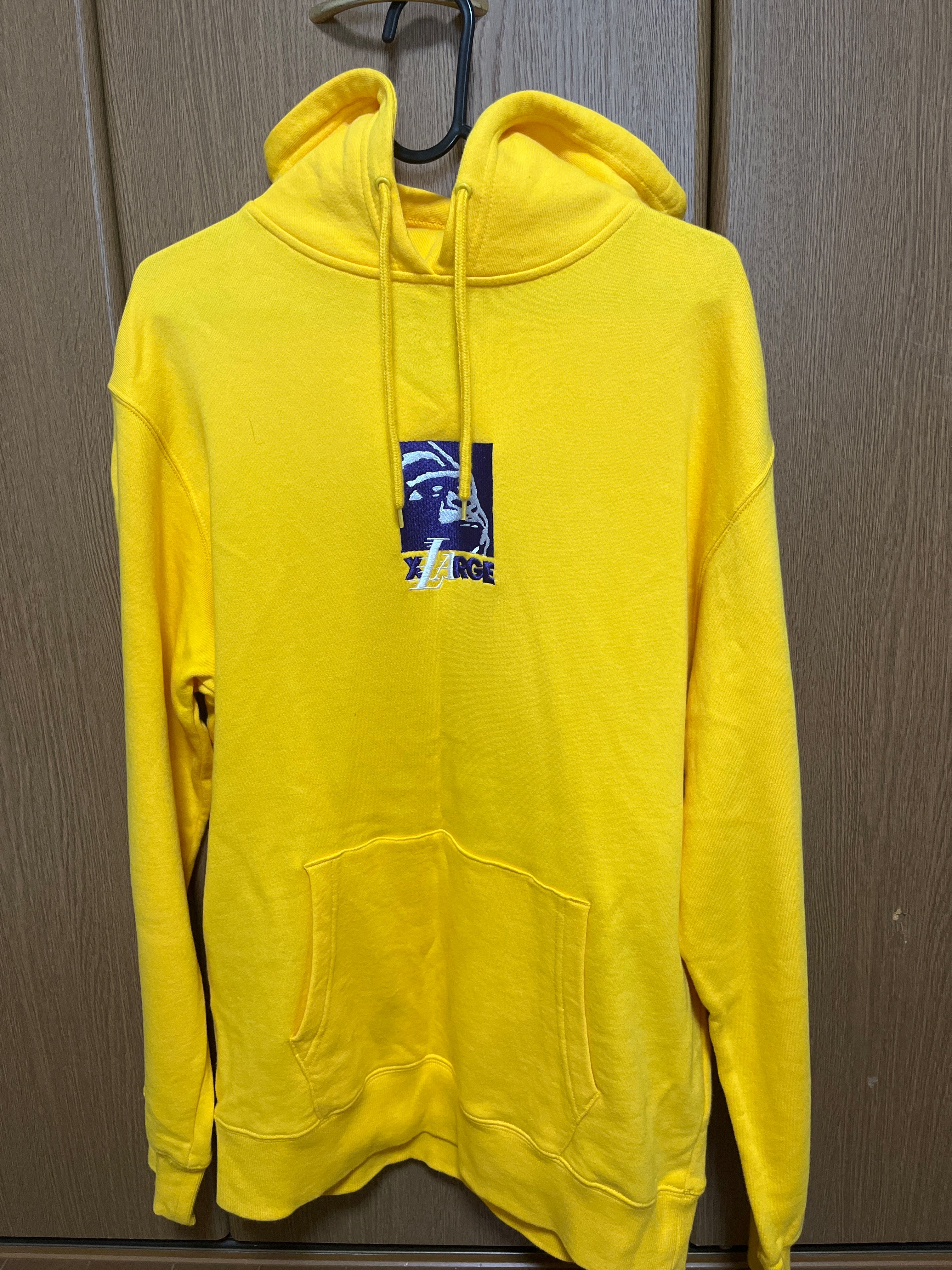 XLARGE x New Era x NBA LAKERS MIX LOGO PULLOVER HOODED SWEAT "Yellow"