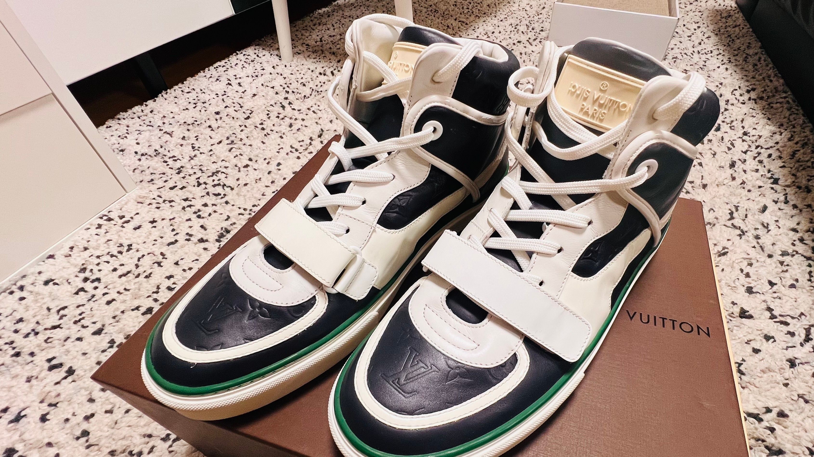 LOUIS VUITTON ハイカットスニーカー GO 1029