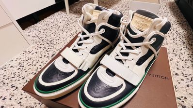 LOUIS VUITTON ハイカットスニーカー GO 1029