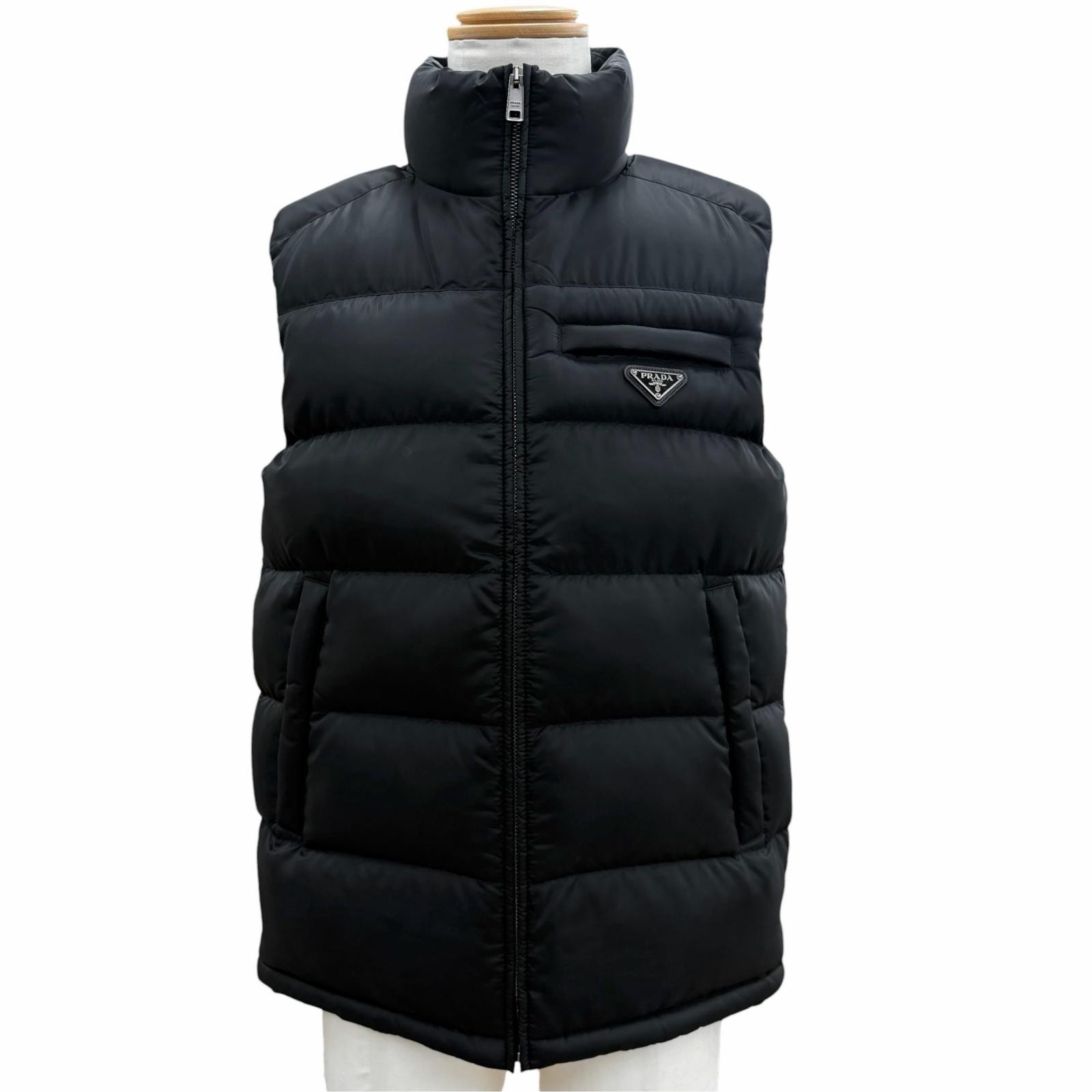 美品 プラダ ダウンベスト ブラック メンズ 48 トライアングルロゴ