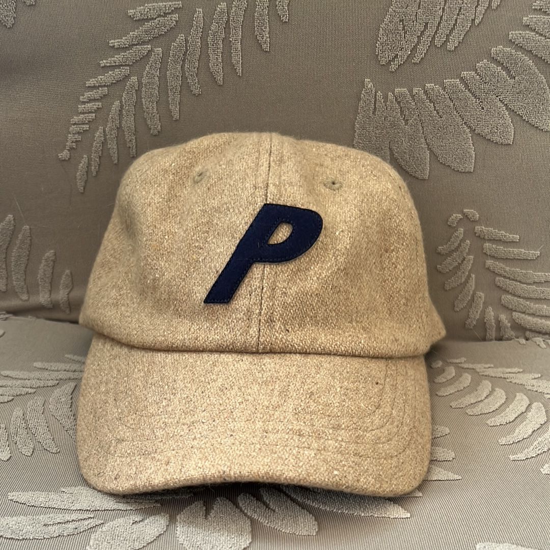 PALACE Basically A Wool 6-Panel "Sand"