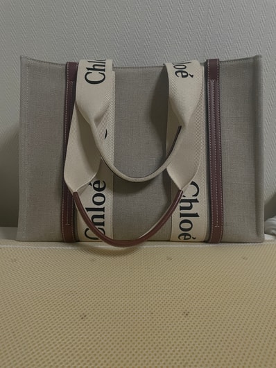 Chloe Medium Woody Tote Bag "White/Brown"