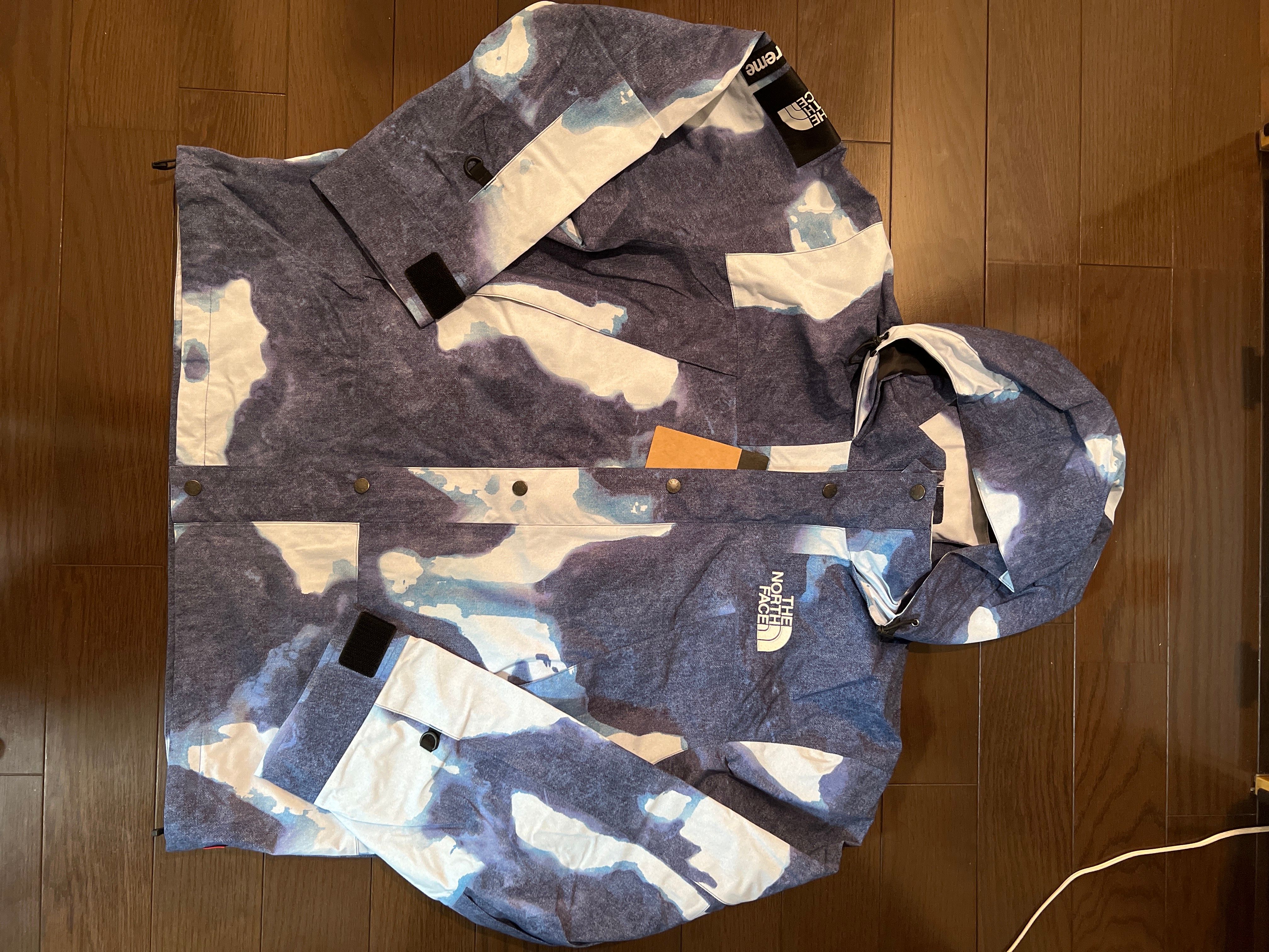 Supreme x The North Face Bleached Denim Print Mountain Jacket "Indigo"