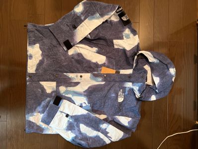 Supreme x The North Face Bleached Denim Print Mountain Jacket "Indigo"
