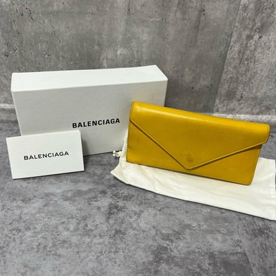 【BALENCIAGA】バレンシアガ ペーパー長財布 ペーパーモチーフ レザー レディース イタリア製 イエロー 黄色 ロングウォレット 二つ折り長財布 本革ウォレット フラップデザイン ロゴ刻印 箱付き ギャランティ付き 巾着袋付き 型番499207