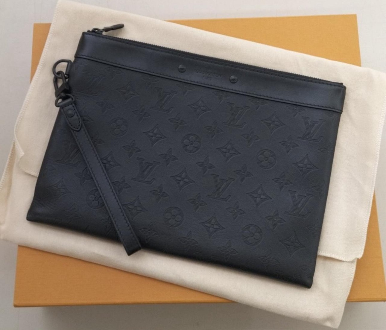 LOUIS VUITTON