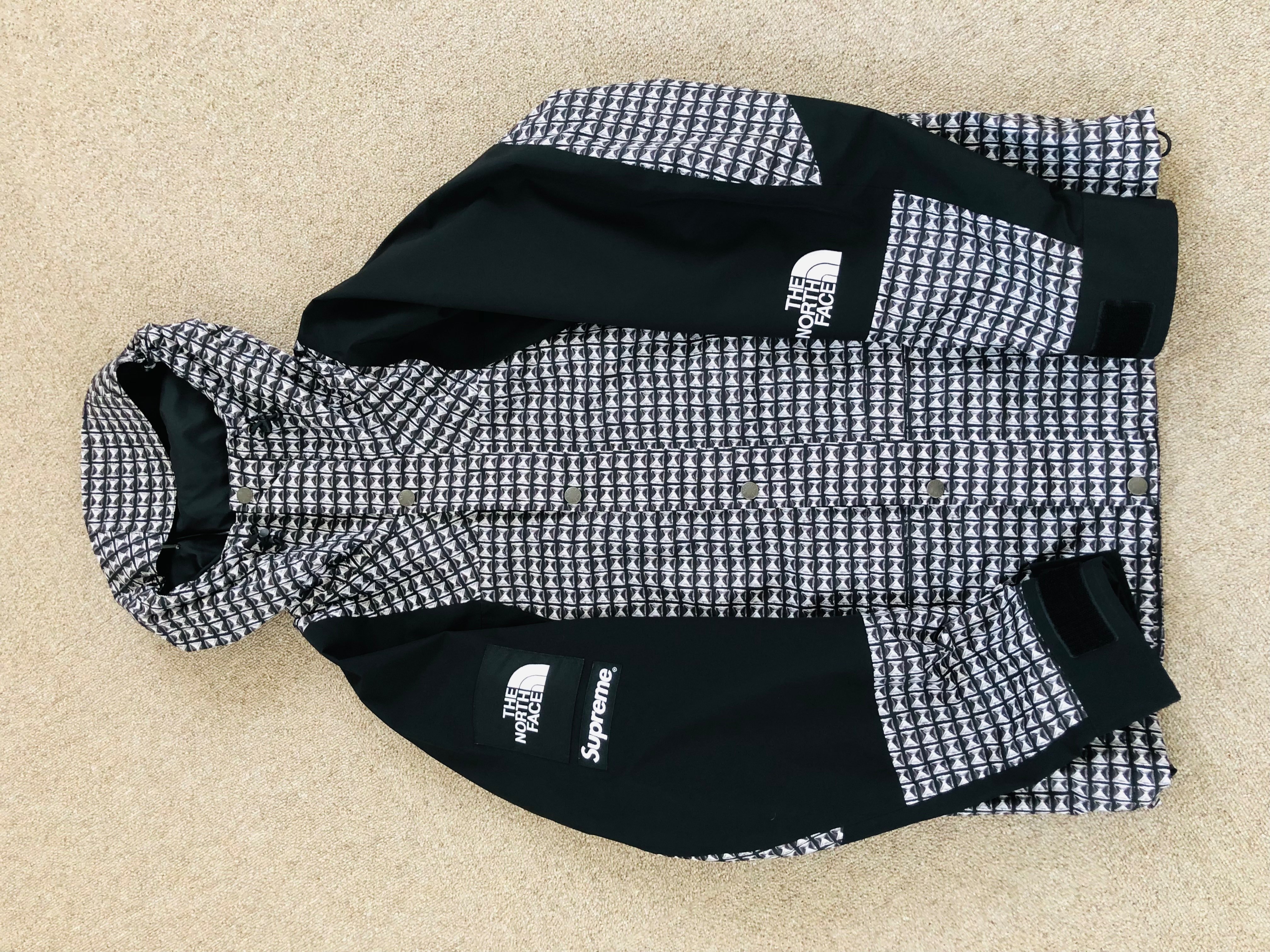 Supreme x The North Face Studded Mountain Light Jacket "Black"