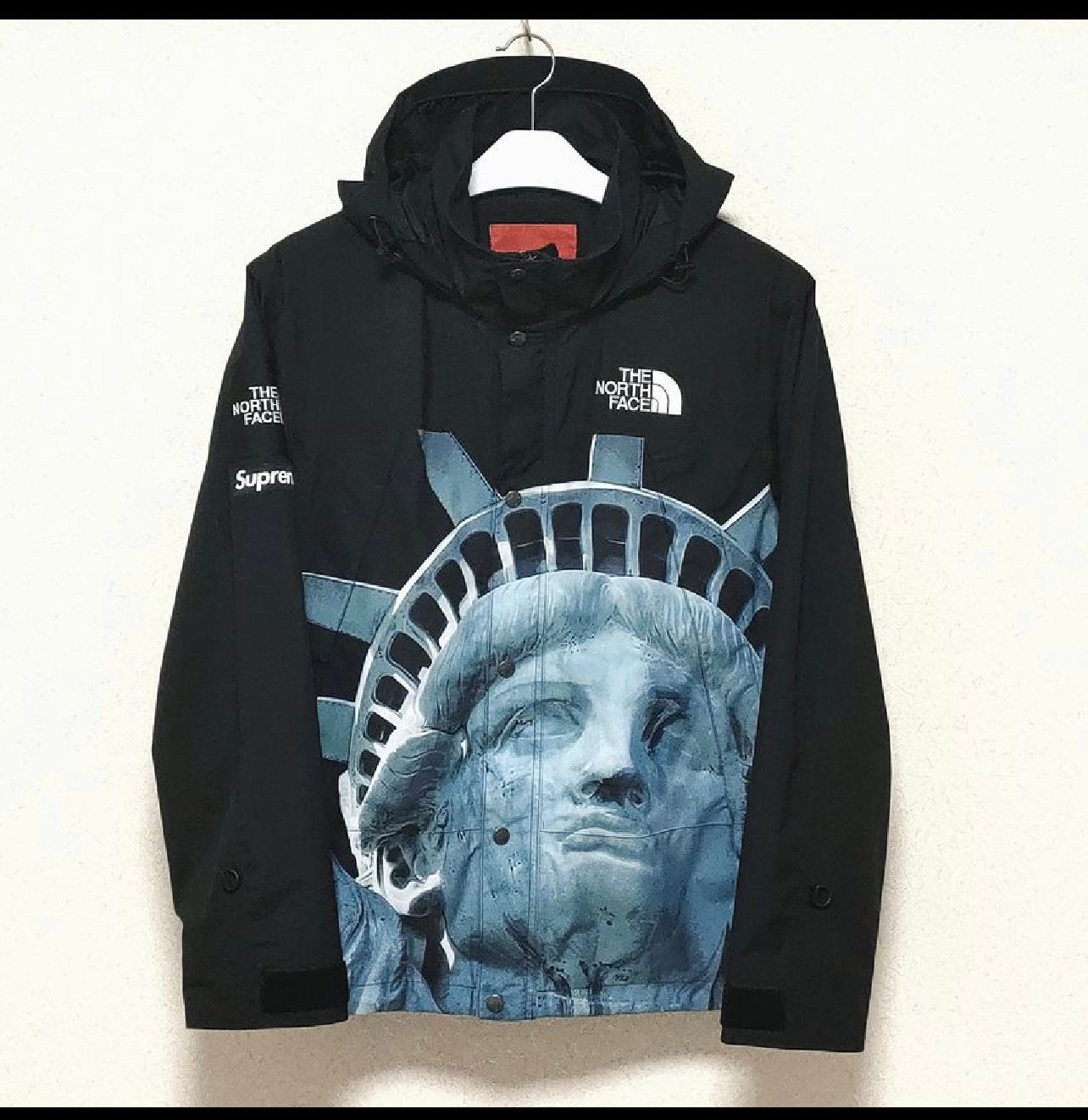 Supreme x The North Face Statue of Liberty Mountain Jacket "Black"