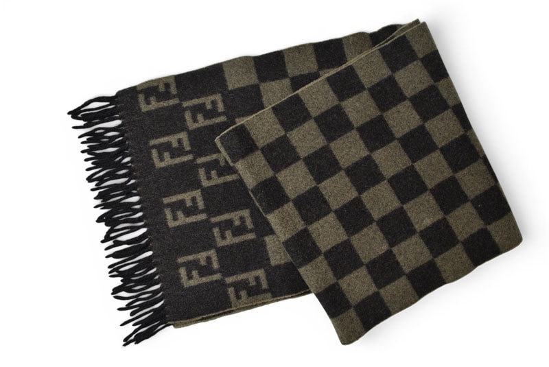 フェンディ マフラー FENDI ウインタースカーフ リバーシブル ウール100% FFロゴ/ズッカ柄/チェック ブラック/グレー【中古】