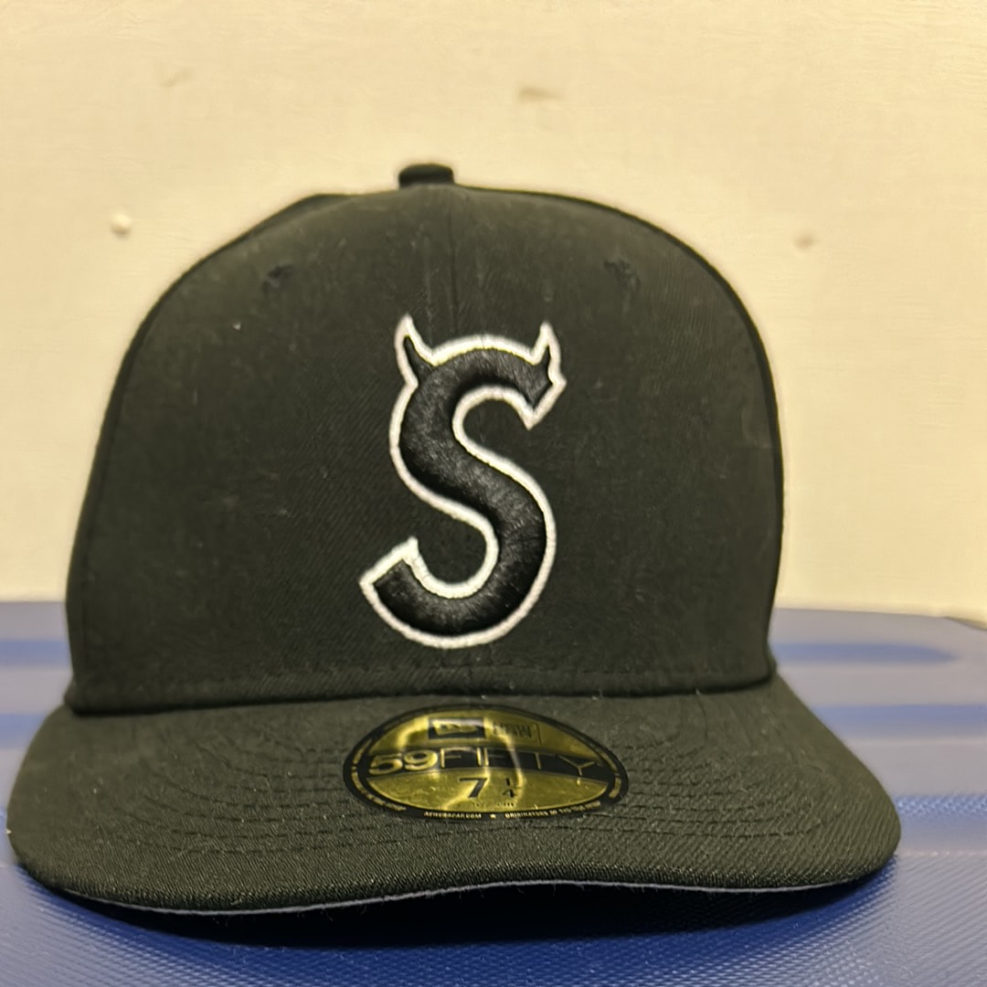 Supreme S Logo New Era "Black" (22FW)