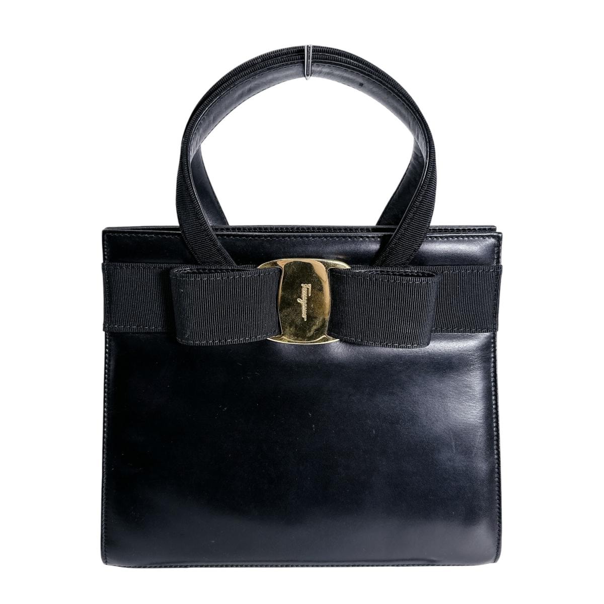 サルヴァトーレフェラガモ Salvatore Ferragamo ヴァラリボン コンパクト ハンドバッグ
