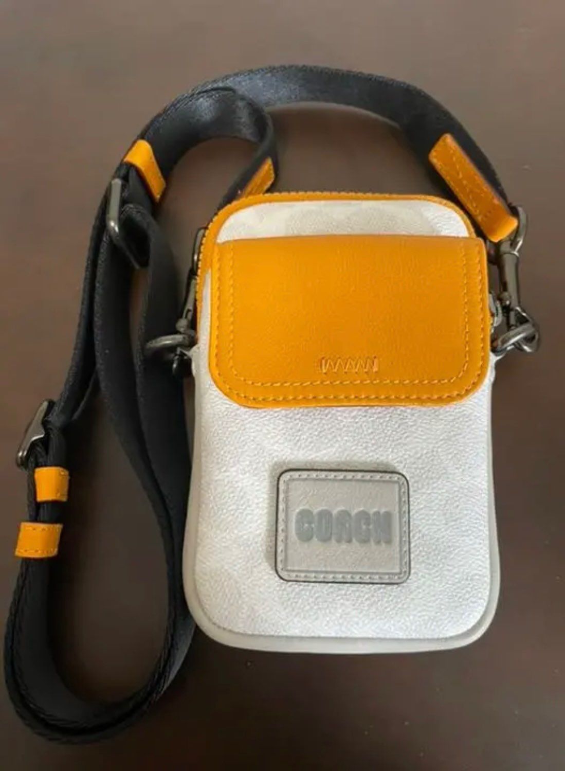 coach コンバーチブルポーチ