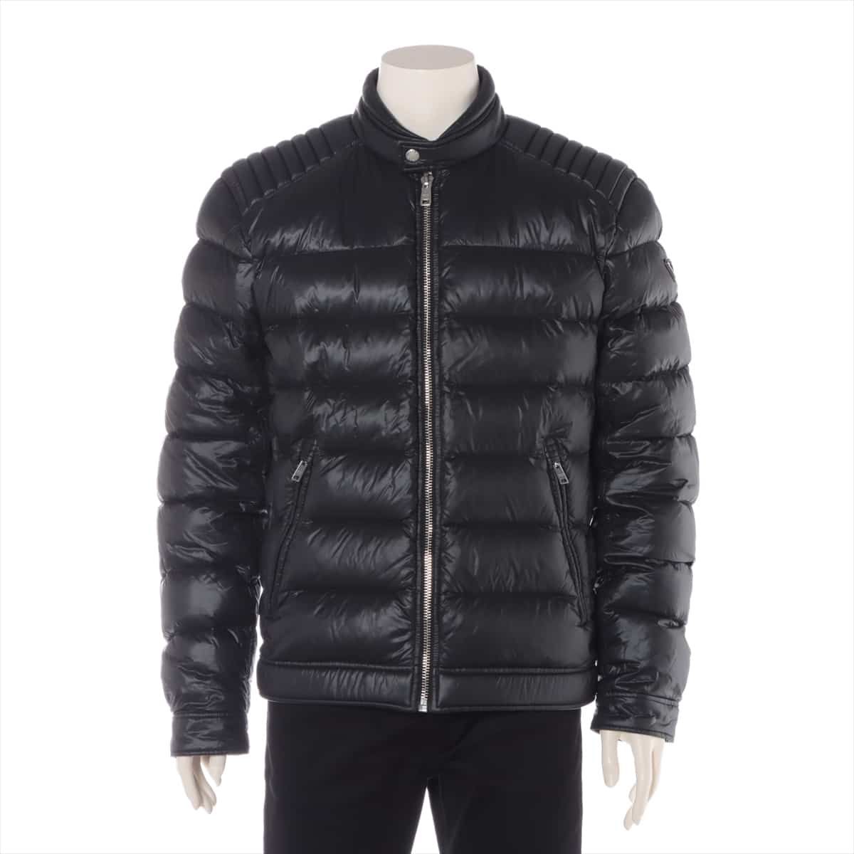 ブランド Prada プラダ ナイロン 52 ブラック メンズ その他アウターの通販 By Alluラクマ店 プラダならラクマ ナイロン Www Pediatrichealthcarenw Com