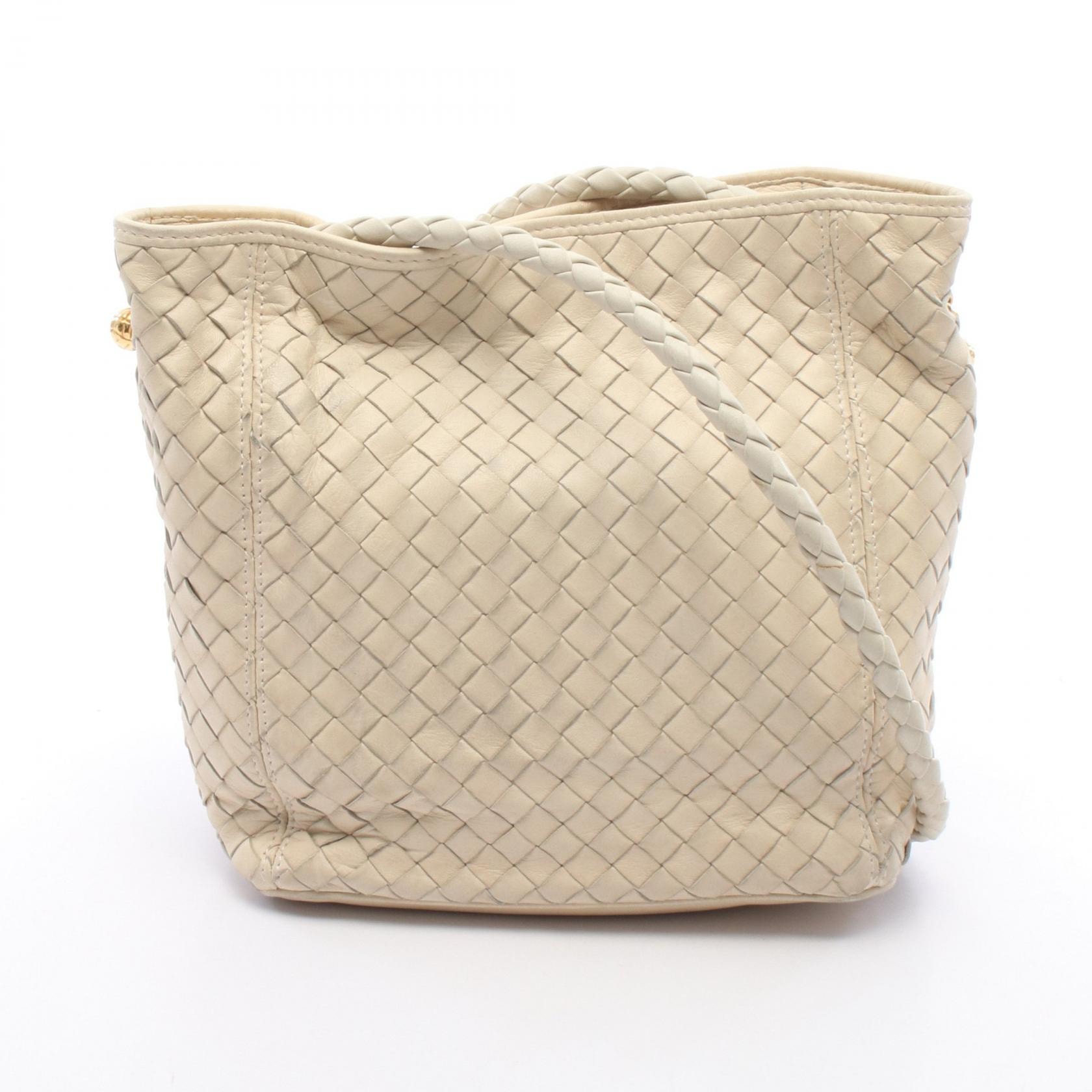 ボッテガヴェネタ BOTTEGA VENETA イントレチャート ショルダーバッグ バッグ レザー レディース アイボリー系 【中古】
