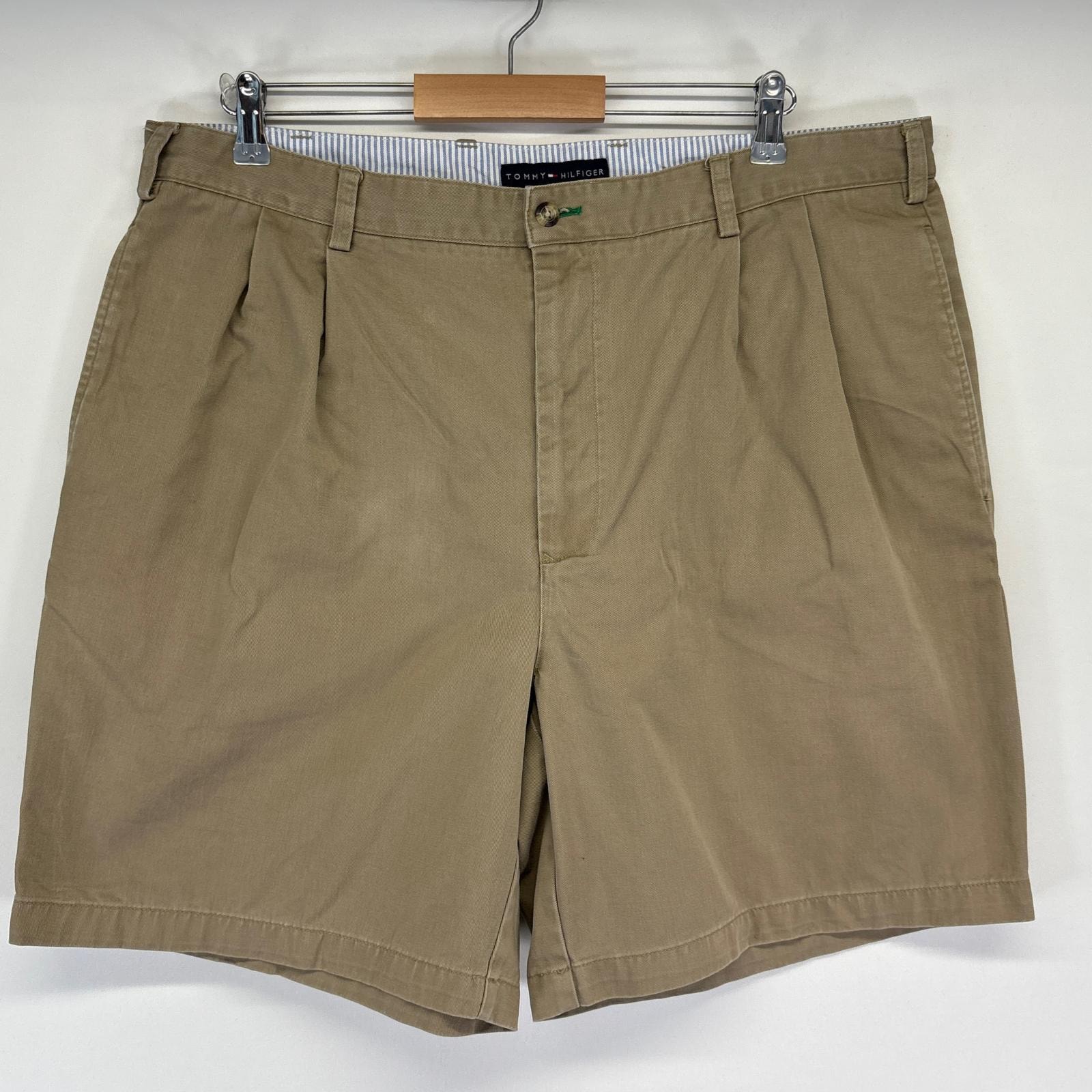 古着 トミーヒルフィガー TOMMY HILFIGER ショートパンツ ハーフ 半ズボン 短パン チノパン ツータック 大きいサイズ w40  ブラウン系 メンズ