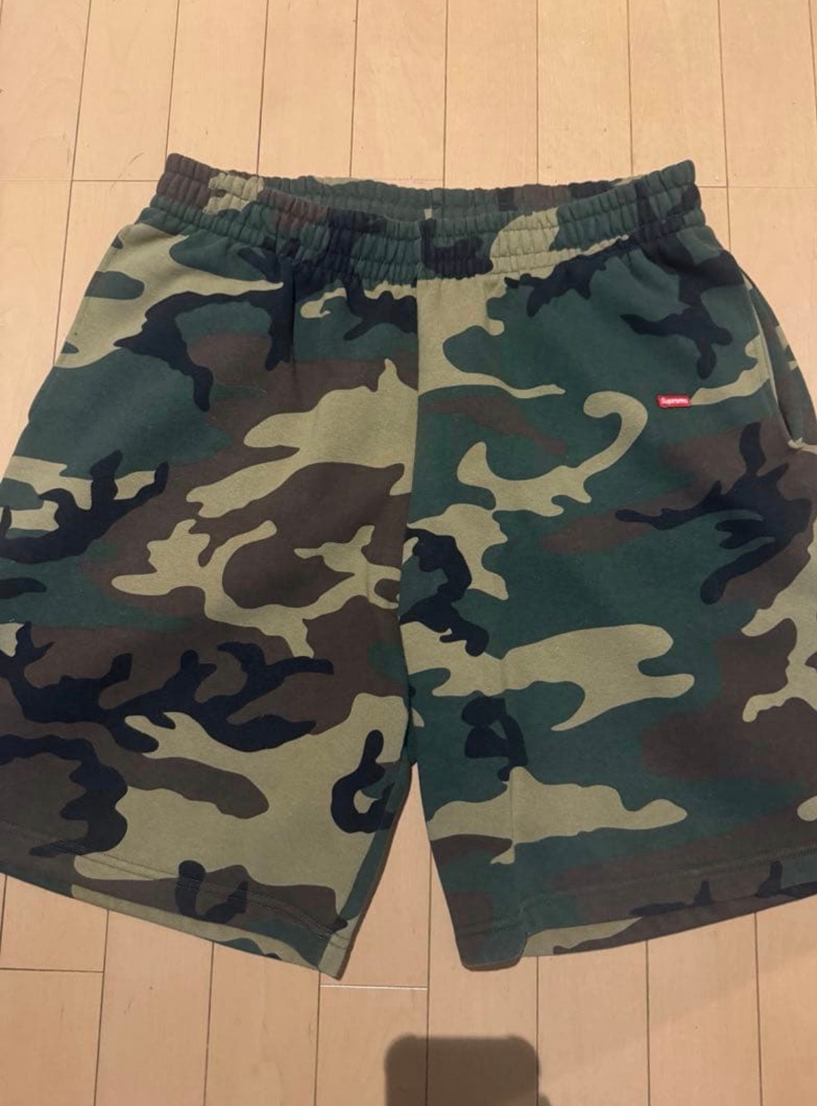 Supreme Small Box Sweatshort "Woodland Camo"
