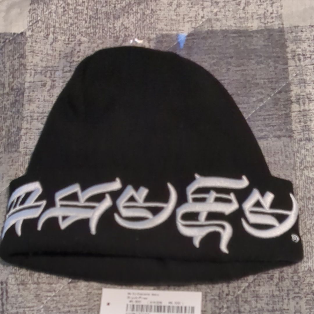 Supreme New Era Blackletter Beanie "Black"