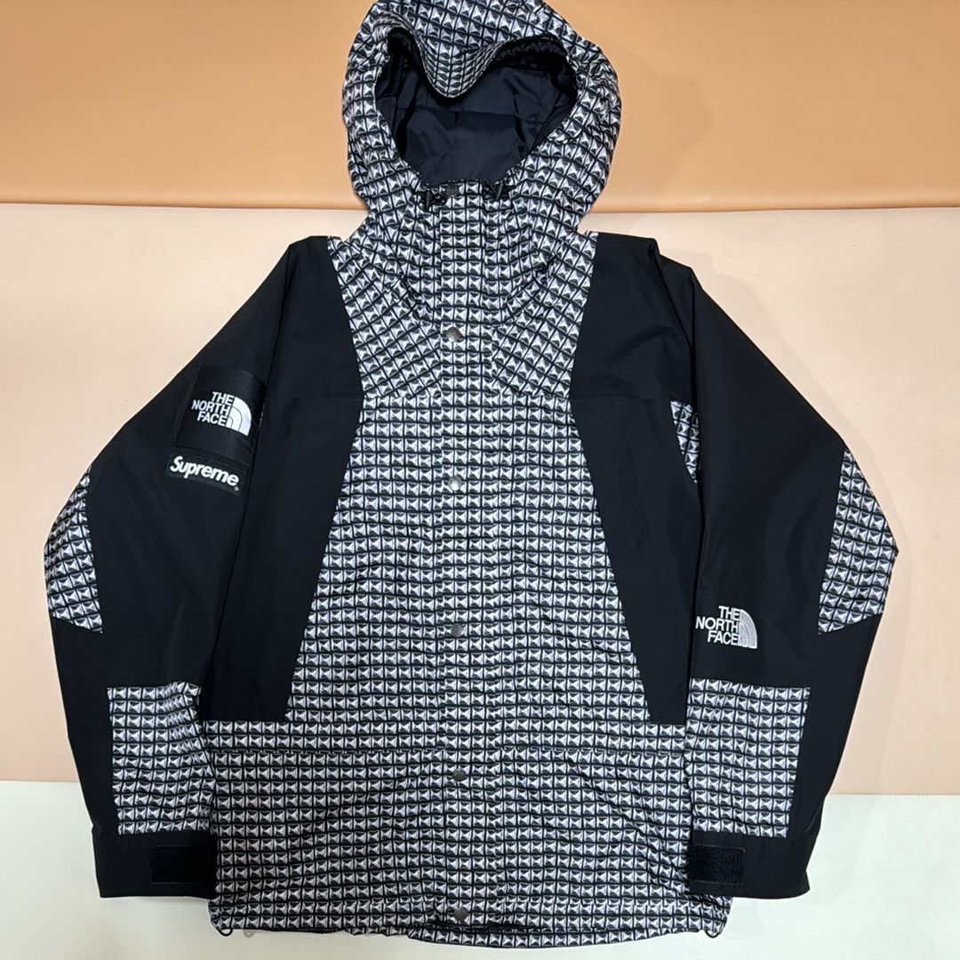 Supreme x The North Face Studded Mountain Light Jacket "Black"
