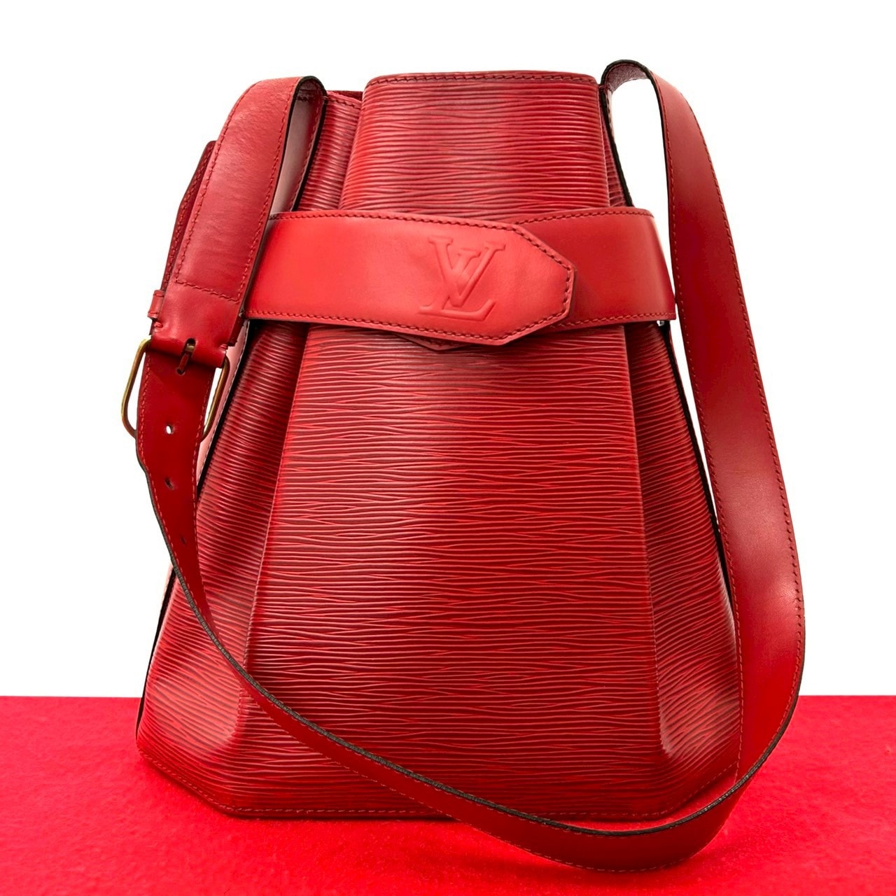 LOUIS VUITTON ルイヴィトン サックデポール エピ エピレザー ショルダーバッグ レッド
 19204
