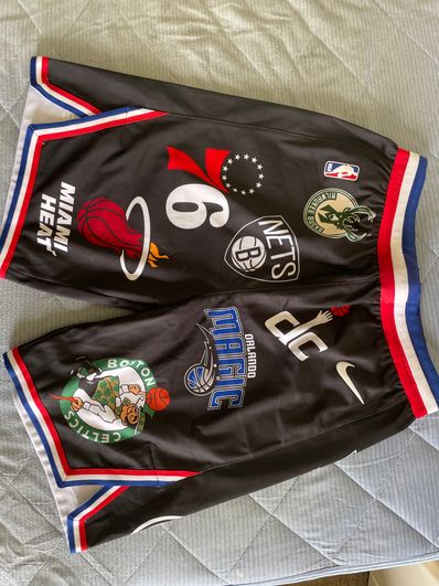 Supreme / Nike®/NBA Teams Authentic Short "Black"
