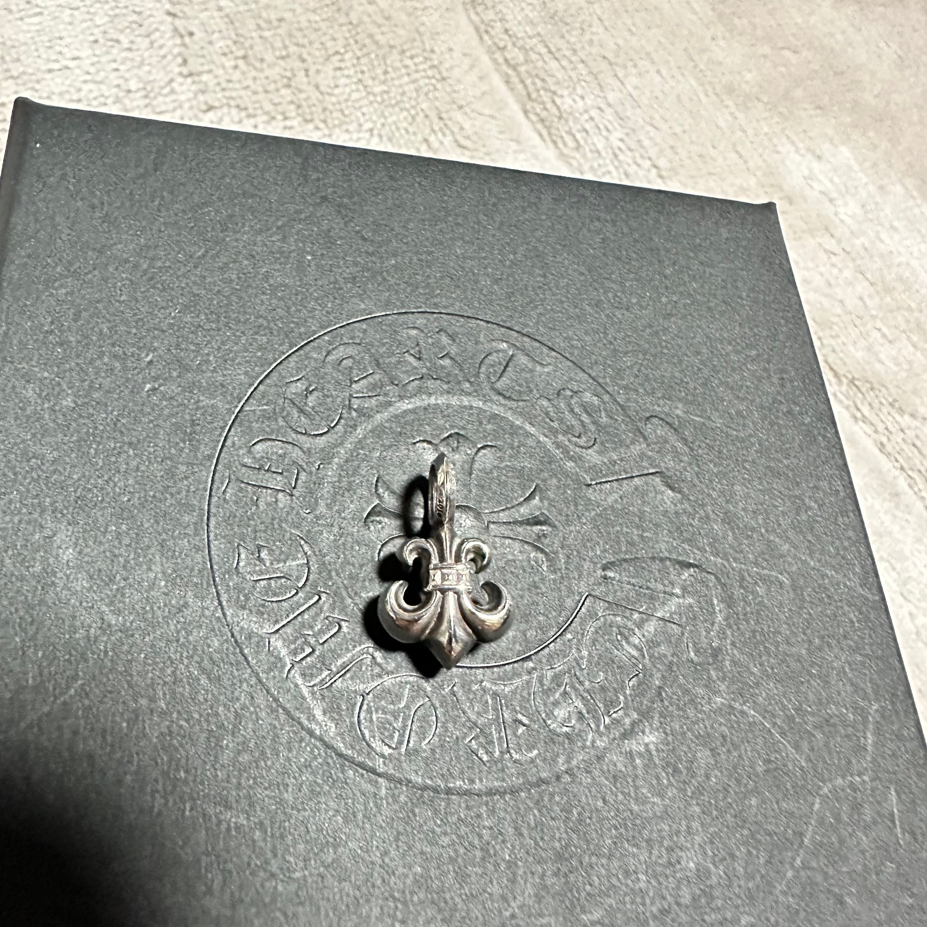 Chrome Hearts #B Stack Charm BS Fleur V2 "Silver"