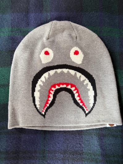 APE シャークビーニー グレー