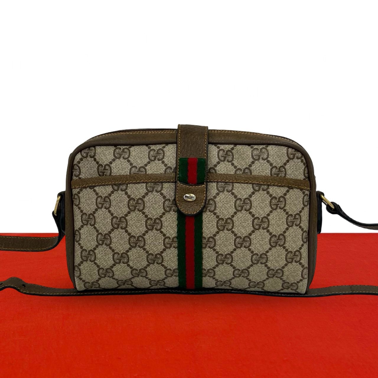 B (目立った傷や汚れなし)】GUCCI グッチ シェリーライン GG ロゴ 金具