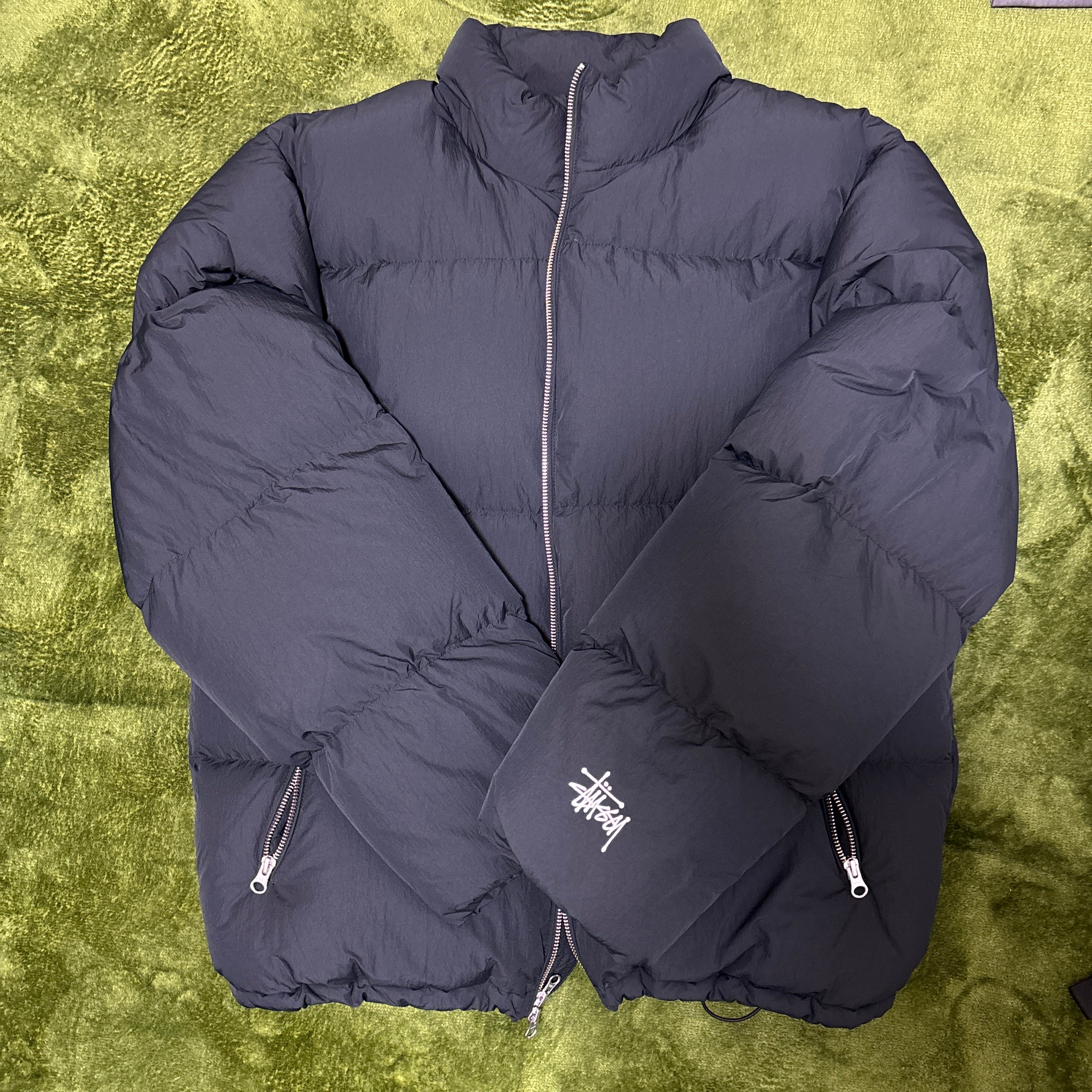 ステューシー ダウン パッファ ナイロン "ブラック" 115711