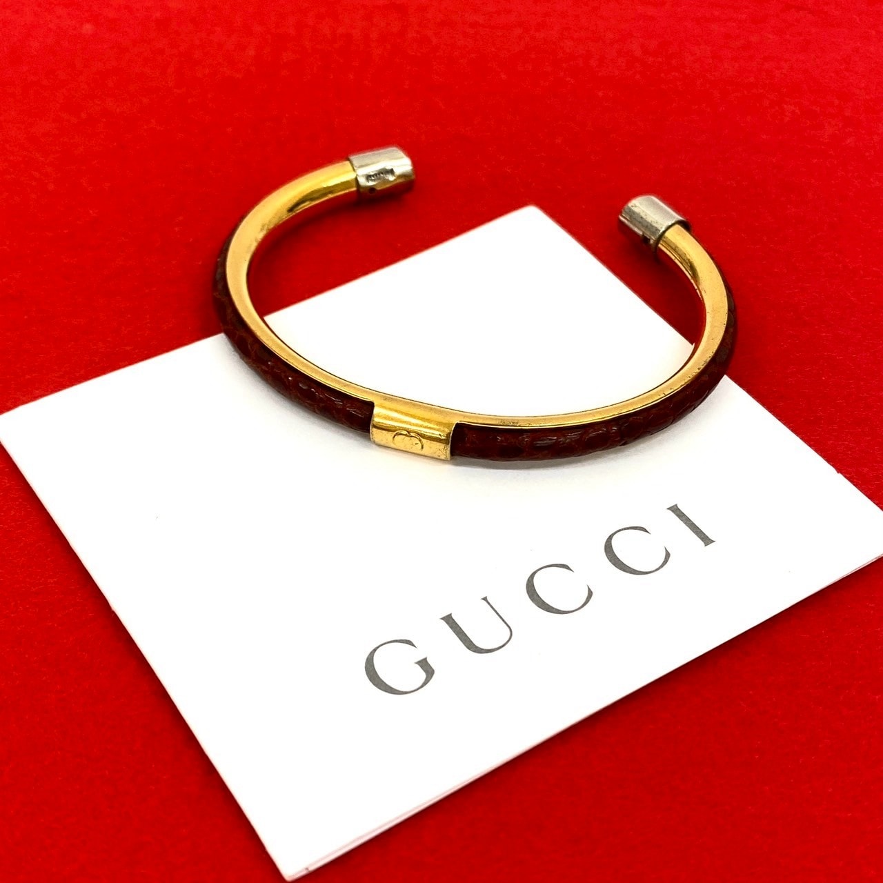 目立った傷や汚れなし】GUCCI グッチ GG ロゴ GP レザー バングル