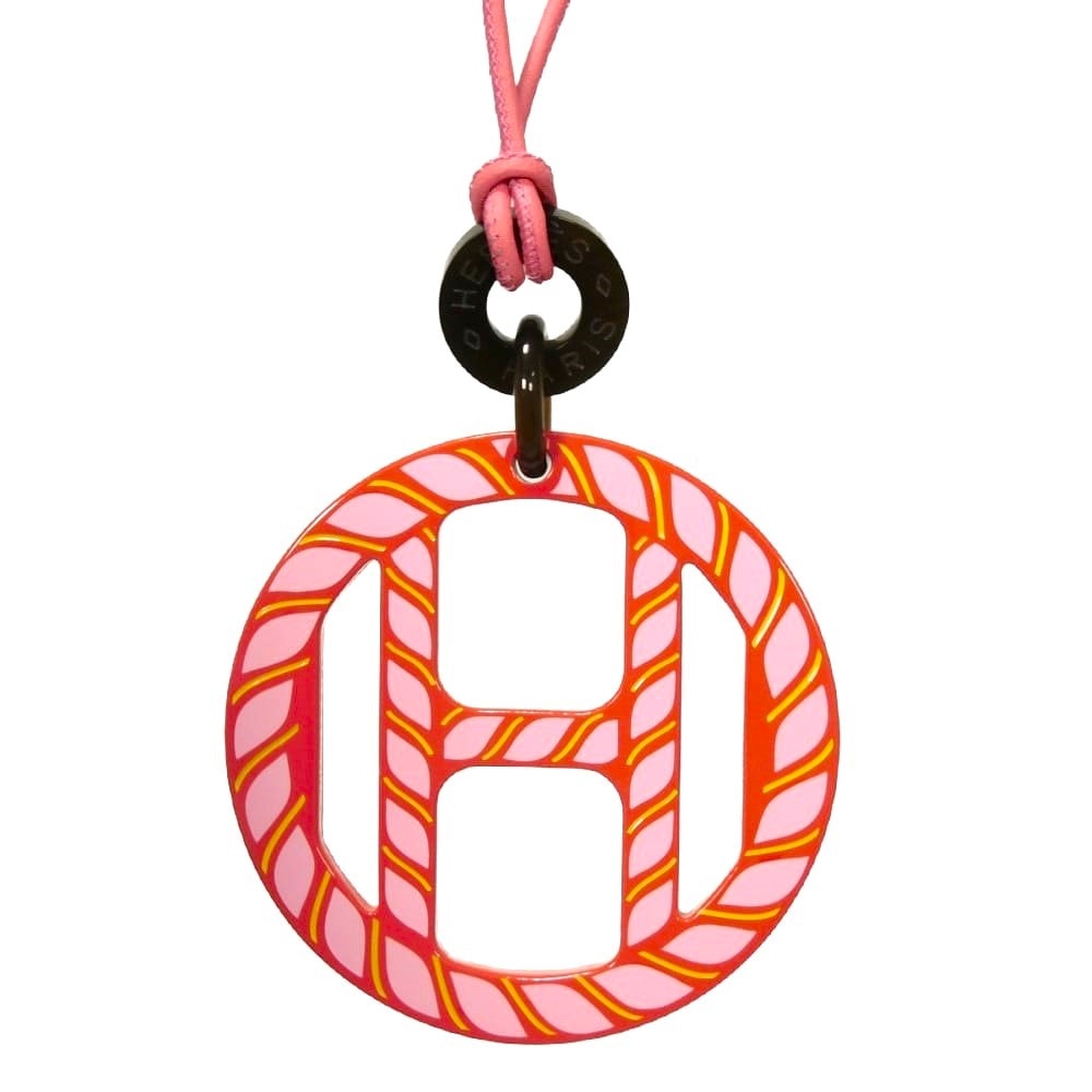 HERMES エルメス H エキップ ノーティック Hマーク Hロゴ ペンダント ピンク レッド 未使用 ロープ バッファローホーン  ラッカー トロピック ネックレス