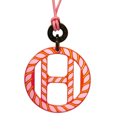 HERMES エルメス H エキップ ノーティック Hマーク Hロゴ ペンダント ピンク レッド 未使用 ロープ バッファローホーン ラッカー トロピック ネックレス