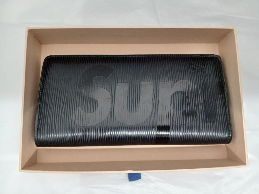 Supreme / Louis Vuitton Epi Portefeuille Brazza "Noir"