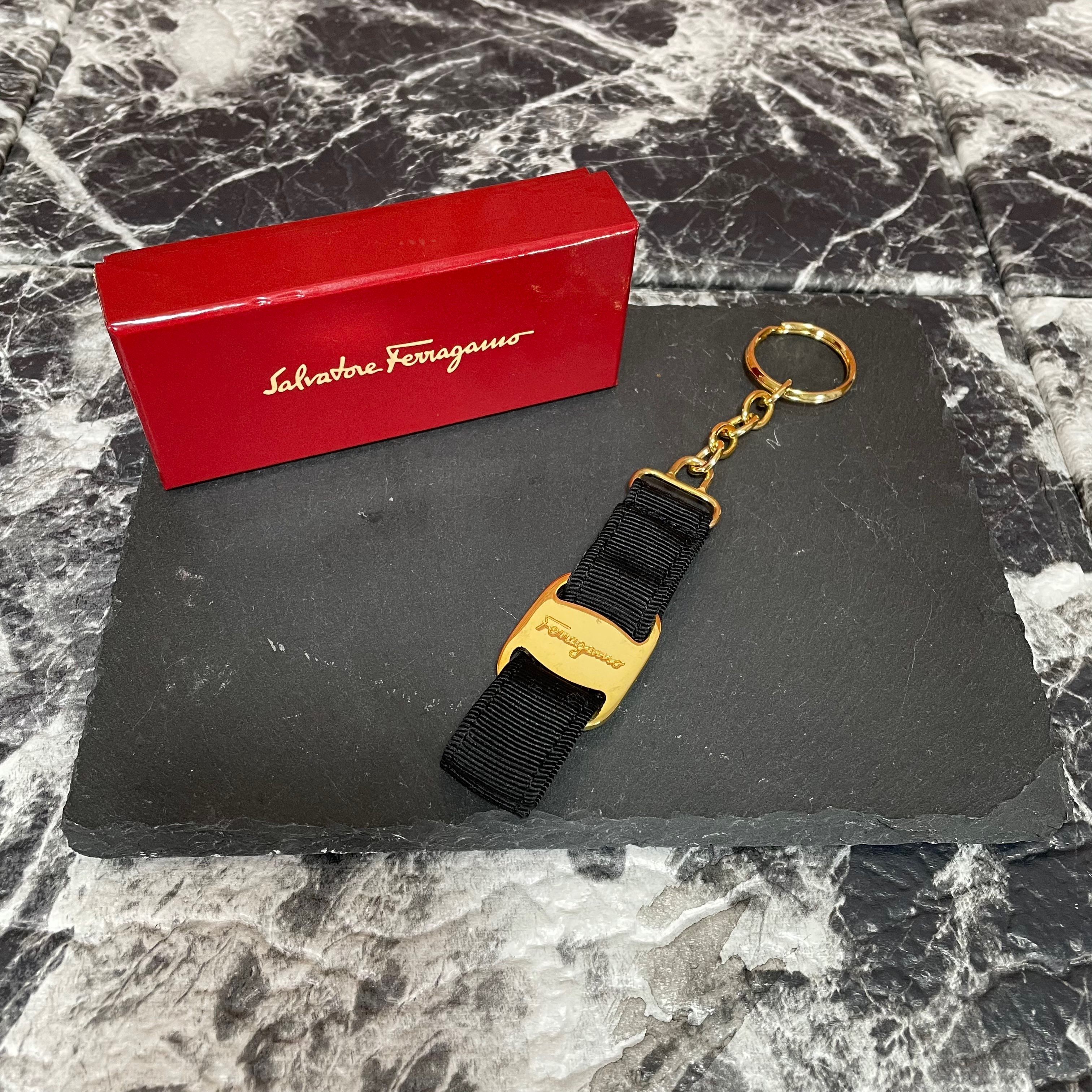 Salvatore Ferragamo Vara Bow Keyring "Black"