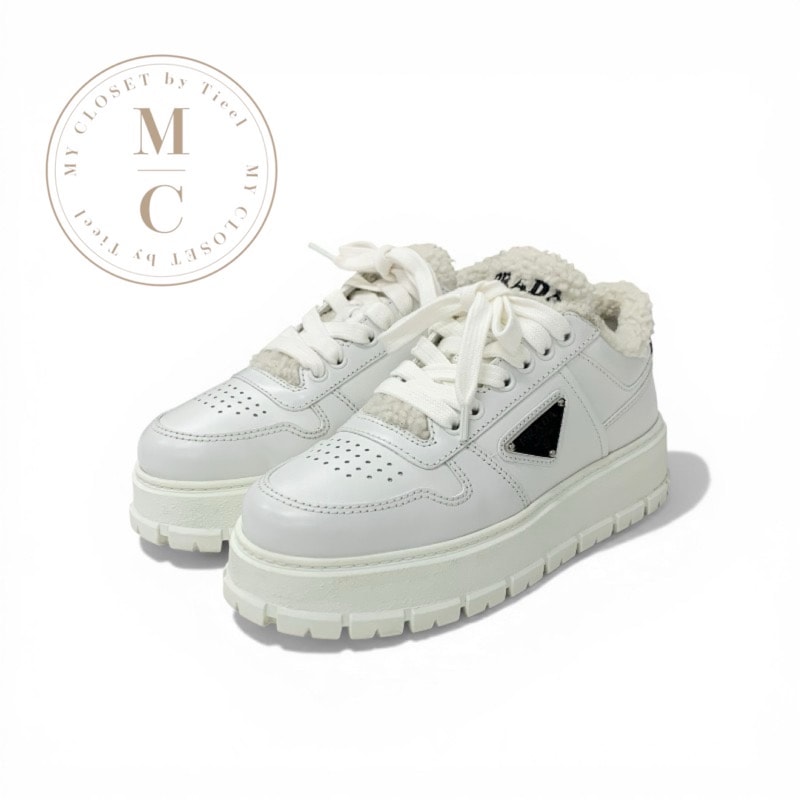 プラダ PRADA スニーカー 靴 シューズ レザー ムートン ホワイト トライアングルロゴ